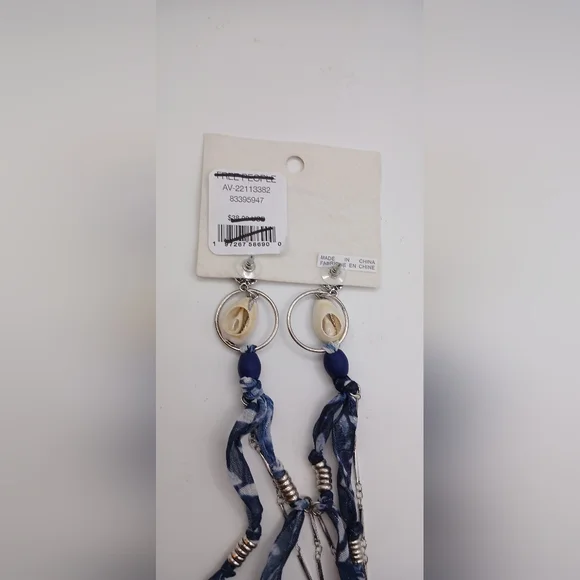 SOLD Free People Bridget Dangle Shells Blue And Silver Earrings NWT - Picture 7 of 16